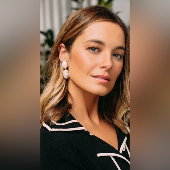 TUCKERNUCK Pearl + Fuchsia Raffia Nelle Drop Lantern Earrings | New - Picture 2 of 6